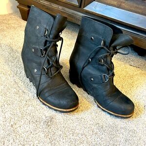 Joan of Arctic Sorel boot wedge